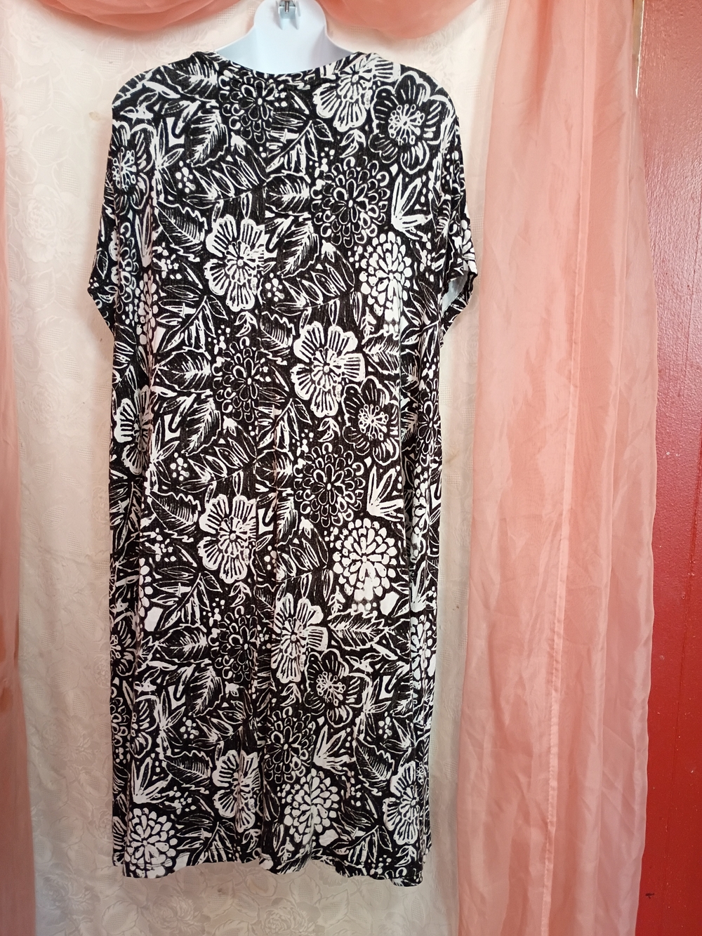 🛍️ BUNDLE ONLY🛍️ Artisan Ny Black & White Floral V-Neck Women's Dress - Picture 5 of 7